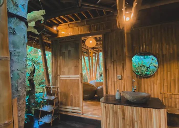 Alamvaya Bali Bamboo House Sidemen (Bali)