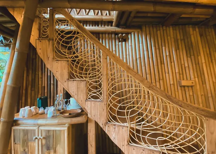 Villa Alamvaya Bali Bamboo House *