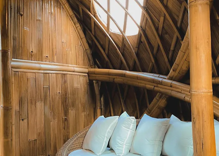 Villa Alamvaya Bali Bamboo House *