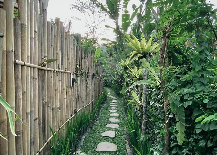 Alamvaya Bali Bamboo House Villa *