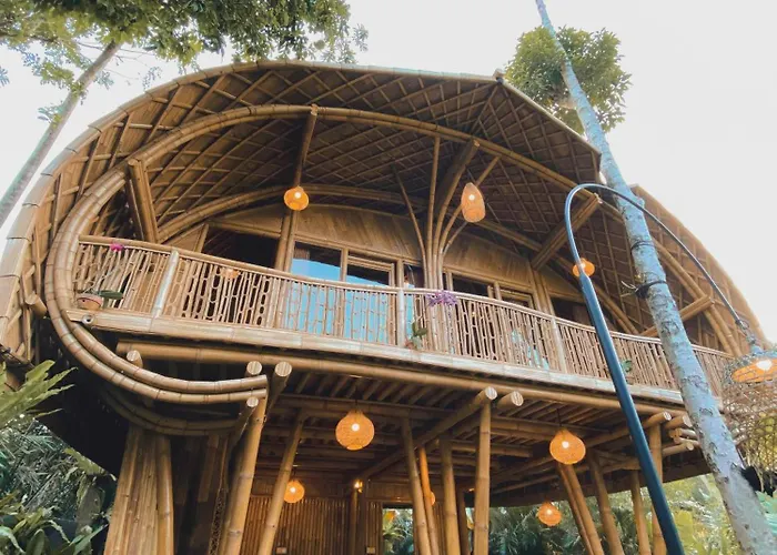 Alamvaya Bali Bamboo House Villa