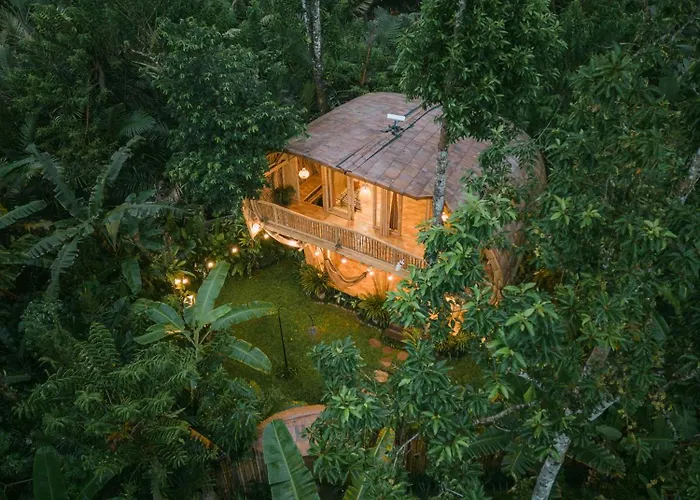 Villa Alamvaya Bali Bamboo House *