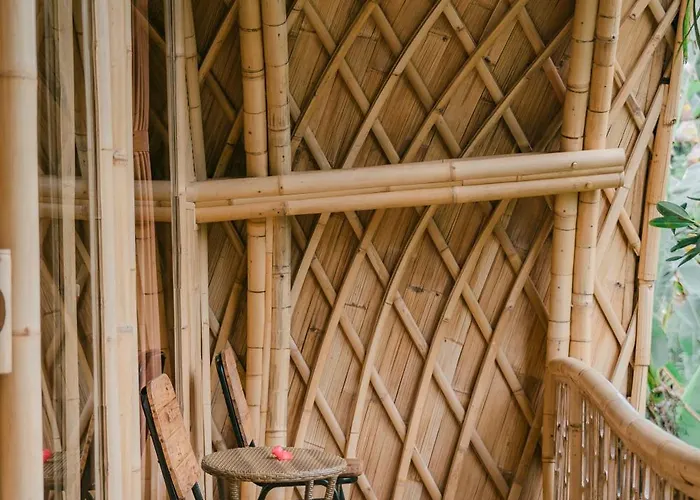 Alamvaya Bali Bamboo House Villa *