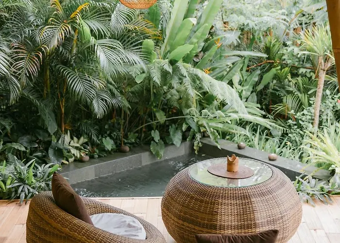 Alamvaya Bali Bamboo House Villa *