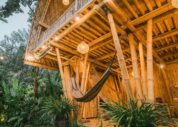 Alamvaya Bali Bamboo House Villa *