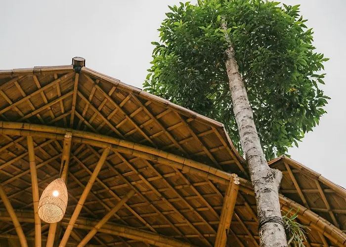 Alamvaya Bali Bamboo House Villa *
